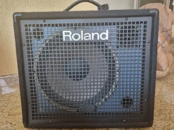 Caixa Roland KC150 Amplificador Teclado Voz Violão Aux