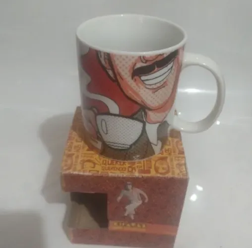 Caneca colecionável professor Girafales