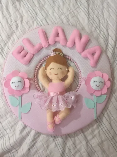 Porta maternidade Guirlanda Bailarina menina