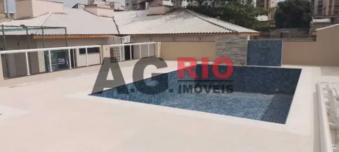 COM ELEVADOR - APTO 2 QTS - VARANDA - PRÓXIMO BRT