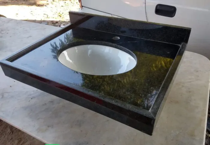 Pia para banheiro em granito verde ubatuba
