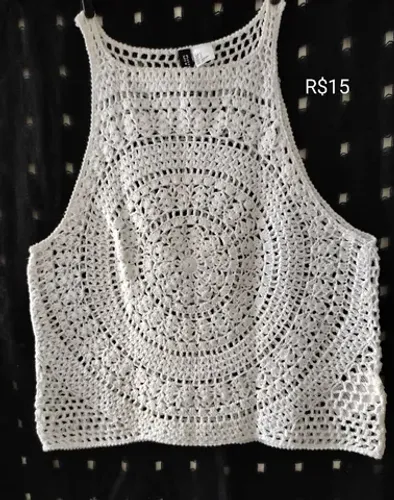 Blusas femininas de vários modelos 