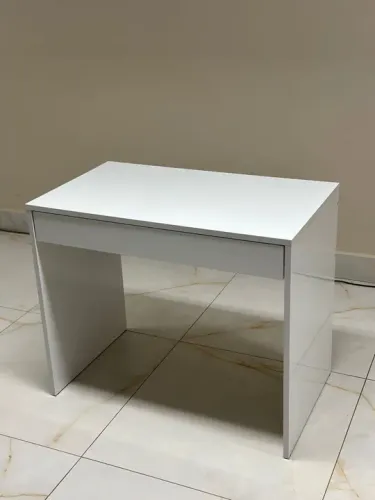 ESCRIVANIA FACILITY BRANCA R$ 260,00