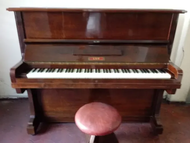 Piano LUX