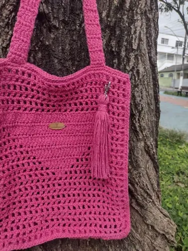 Bolsa de crochê modelo Prada