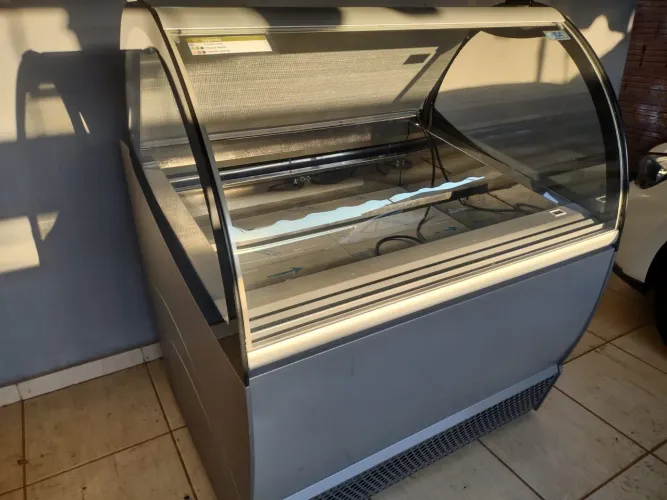 Vitrine Expositora ISA de 12 Cubas para Gelato
