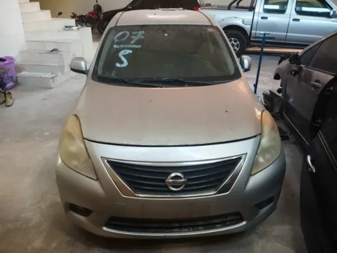 NISSAN VERSA 1.6 FLEX SUCATA PARA RETIRADA DE PEÇAS