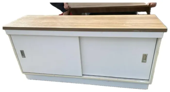 Balcão com 2 portas de correr branco ( são 3, valor de cada)