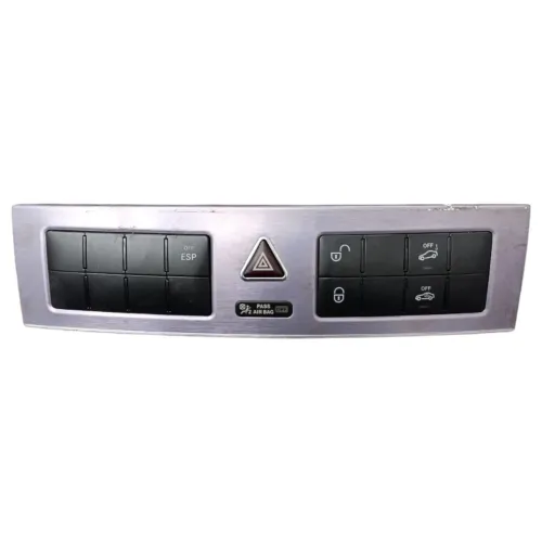 Trava Porta E Botão  Pisca Alerta Mercedes Clc200 2010 2011