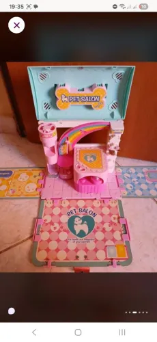 Pet salon em forma de maleta comprada no Japão 