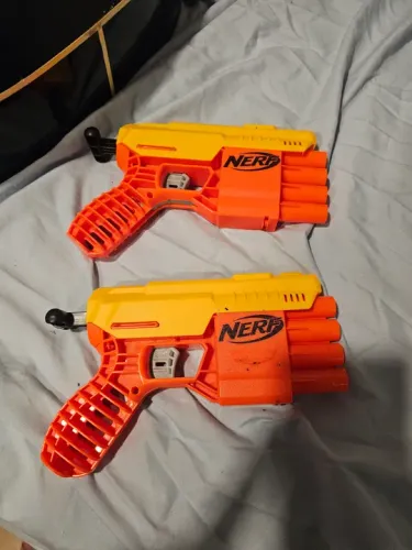 2 Pistolas Nerf