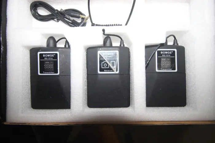 TRANSMISSOR SEM FIO MICROFONE LAPELA PROFISSIONAL BOMGE