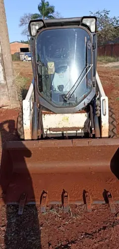 Mini carregadeira Bob Cat S450 Ano 2018