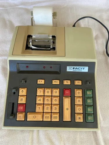Calculadora elétrica antiga facit