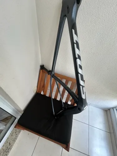 Quadro Scott Scale carbono 