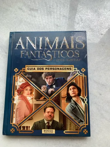 Livro animais fantásticos o guia dos personagens seminovo.