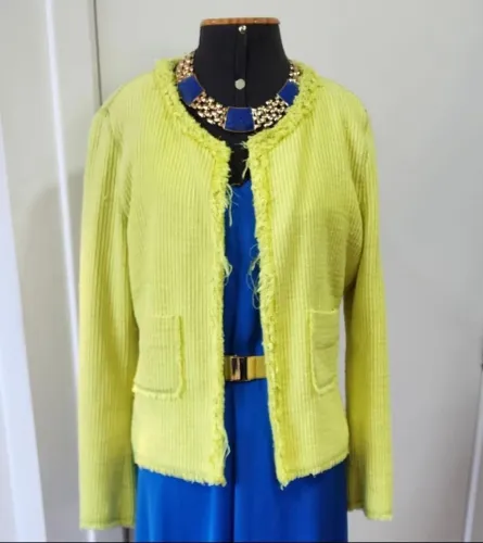 Casaco Zara amarelo veste Tam. P - M