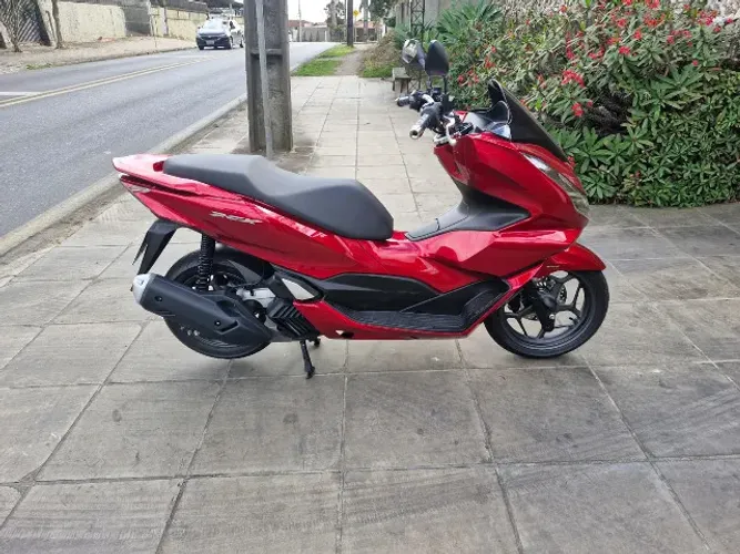 Honda PCX ABS 2025, com 2000km, excelente estado