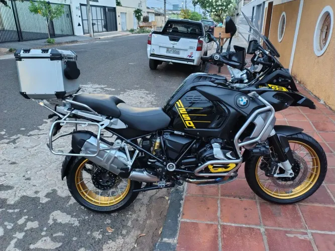 Vendo GS 1250 2022 edição 40 anos 