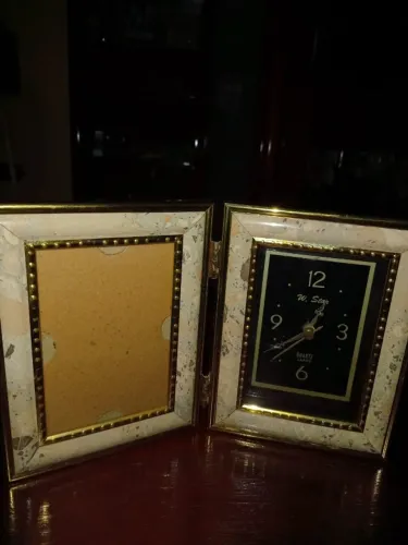 Porta-retratos E Relógio Com Detalhes Dourados - (Usado)