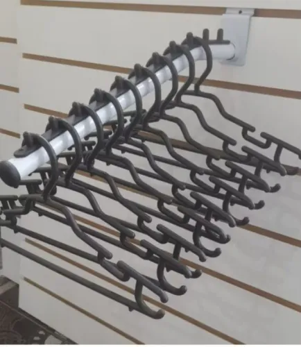 Cabide de Ferro para Roupa - Pacote com 21 peças
