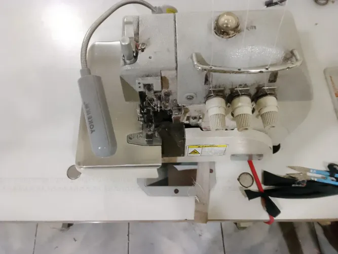 Máquina overloque Singer