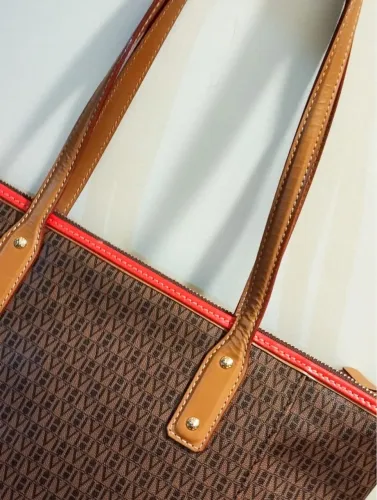 Bolsa de Ombro com Design Exclusivo