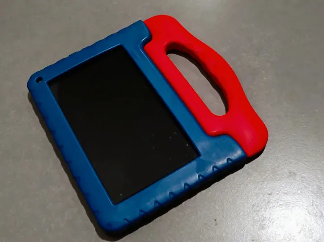 Tablet Infantil com Capa dos Vingadores - Ótimo Estado! 
