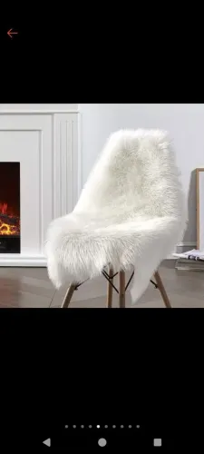 Peseira de pelo para cama, sofá ou cadeira.