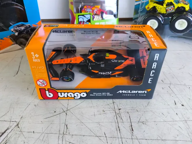Carrinho de fórmula 1  MacLaren  1:43   novo lacrado 