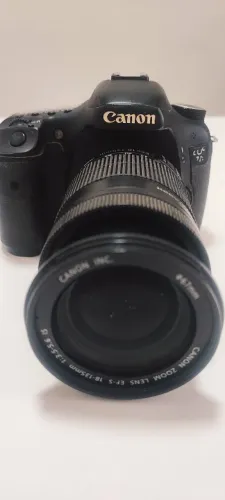 Vendo  Câmera Canon usada em ótimo estado EOS 7D  com lente EFS 18-153mm