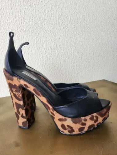 Sandália Salto Alto Animal Print schutz