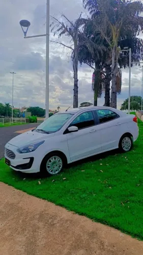 Ford Ka sedan automático completo todo revisado
