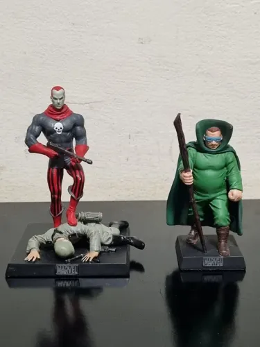Lote com duas figuras Eaglemoss Marvel