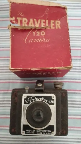 Câmera Antiga Traveler 120