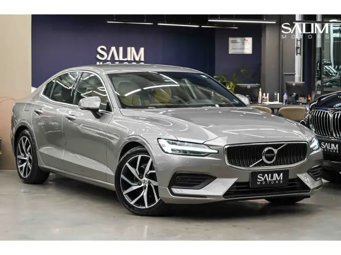 Volvo S60 T-4 Momentum 2.0 190cv 4P 2020