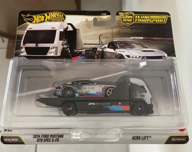 HOT WHEELS TEAM TRANSPORT LANÇAMENTO 2026 KIT 3unidades CHEVY MUSTANG MERCEDES-BENZ LACRAD