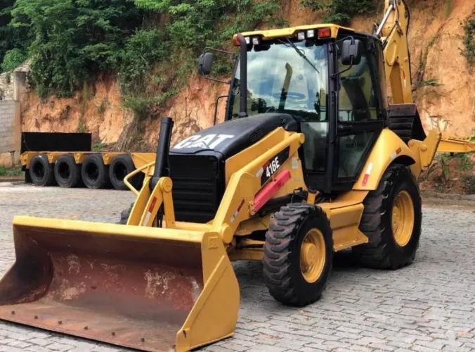 Retroescavadeira Caterpillar 416E - 15/15 - Parcele 