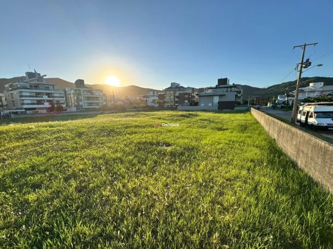 TERRENO EM QUADRA MAR NA PRAIA DOS AÇORES - OPORTUNIDADE RARA!