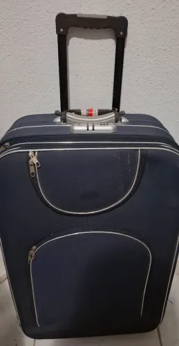 MALA COM RODA E CADEADO