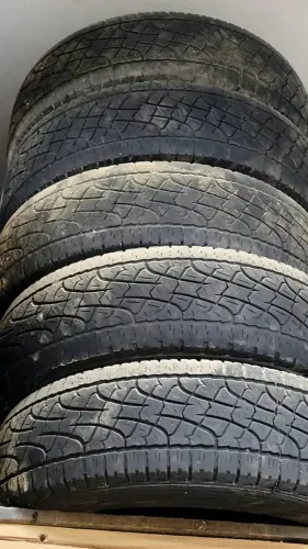 Pneu Pirelli 235.70.16