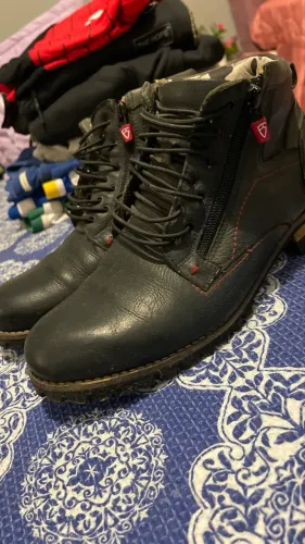 Bota couro Ferracini número 39