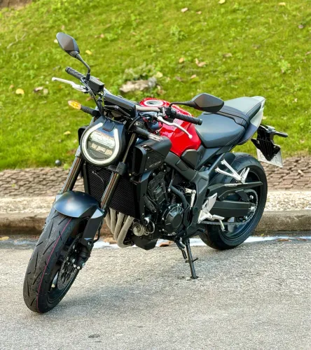 Cb 650r E-Clutch 2027 0km emplacada - Rpm Garage