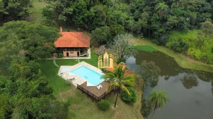 Lindo Sítio à Venda no Condomínio Vale do Ipê Amarelo em Esmeraldas - 27.750 m²