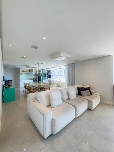Apartamento em andar alto na Enseada do Suá, com sol da manhã e vista para o mar!