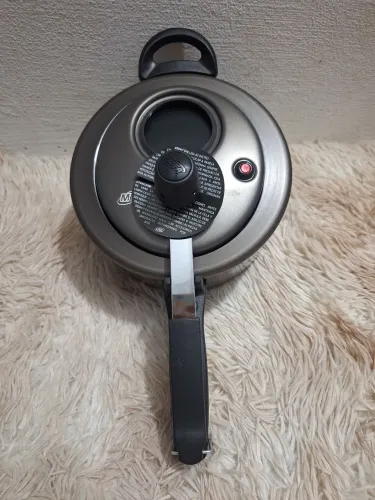 Panela de Pressão com Visor