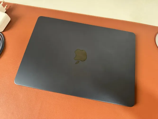 MacBook Air 13,6" M4 16GB RAM/ 256GB SSD | 10 ciclos | TECLADO ITALIANO