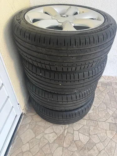 Jogo de Rodas aro 18 com pneus