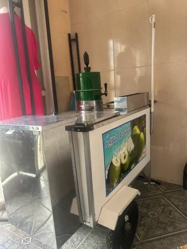 Carro de água de coco