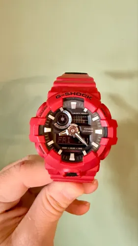 G-Shock GA-700-4A Vermelho